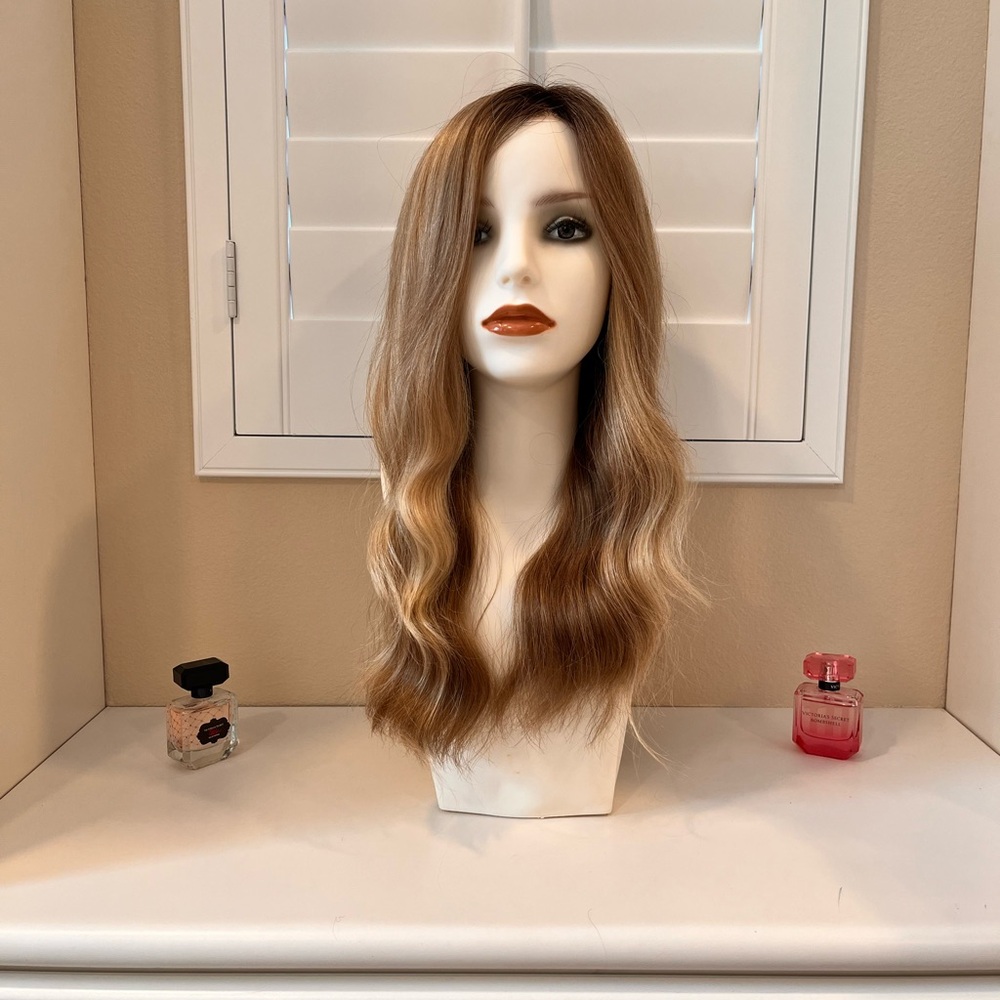 Maya Wig in Sparkling Champagne